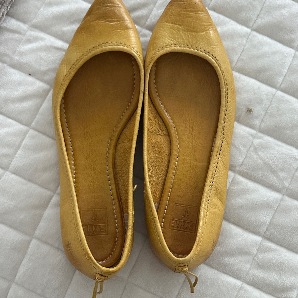FRYE AND CO. Mustard Leather Flats - Picture 4 of 4